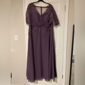 Elegant Purple Mother of the Bride/Groom or Evening Gown